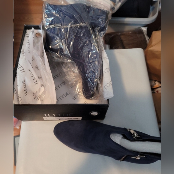 Womens low heel ankle boot size 11 - Picture 2 of 3